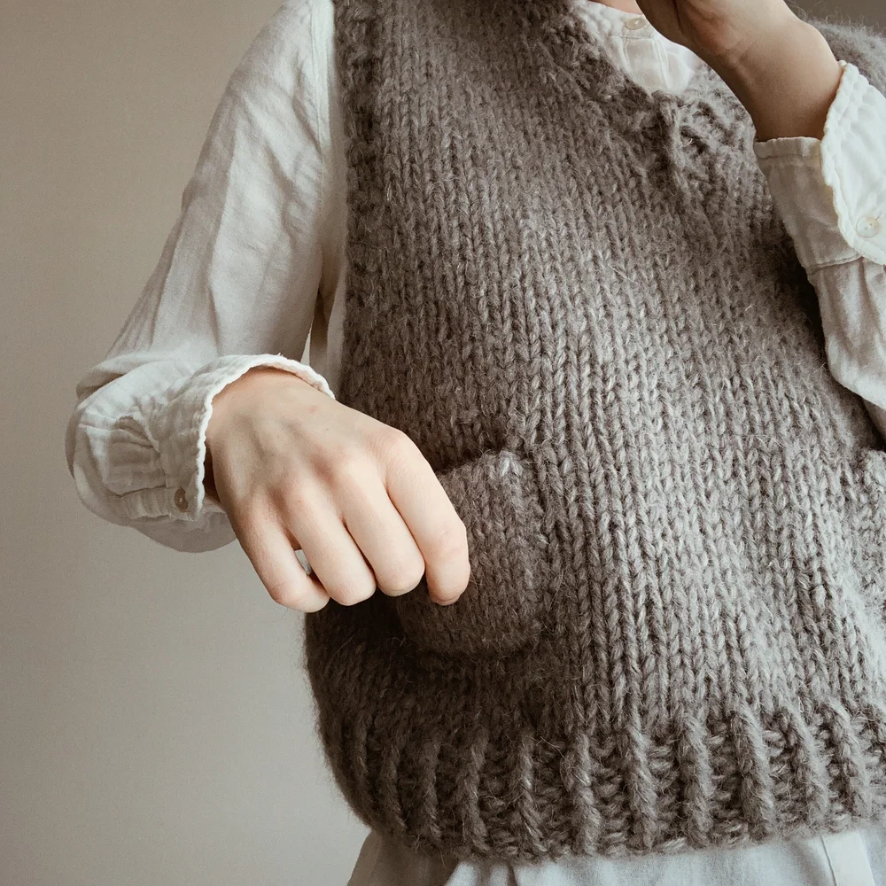 Minerva vest English PDF pattern — GREGORIA FIBERS